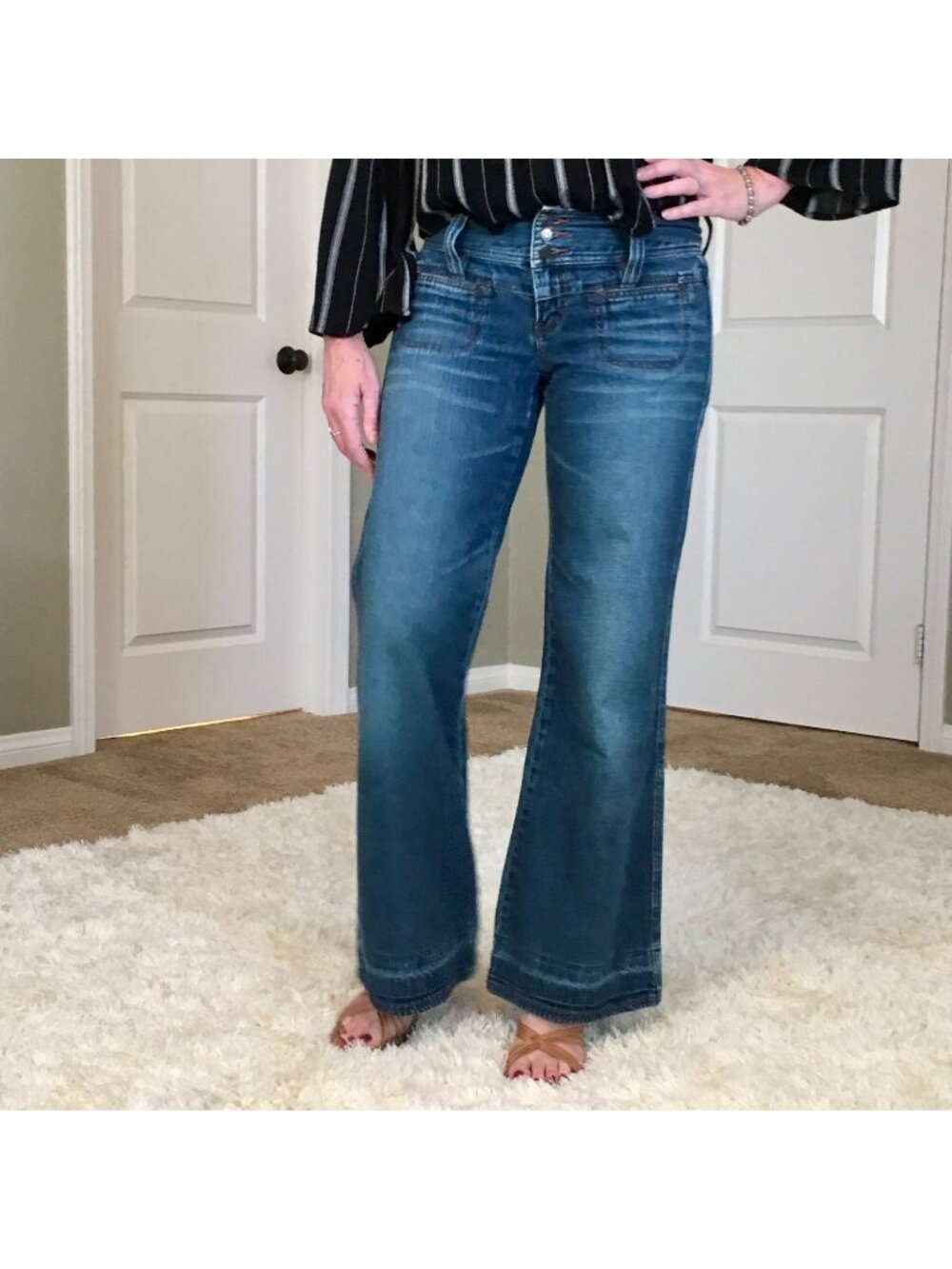 Vintage Y2K Express Jeans No Back Pockets Unique Front Pockets 3Buttons Flare